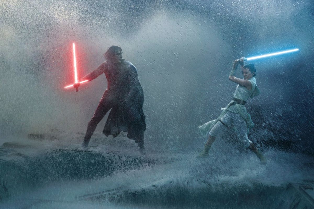 Star Wars: The Troubling, Hidden Clues in Rey's Rise of Skywalker Ending