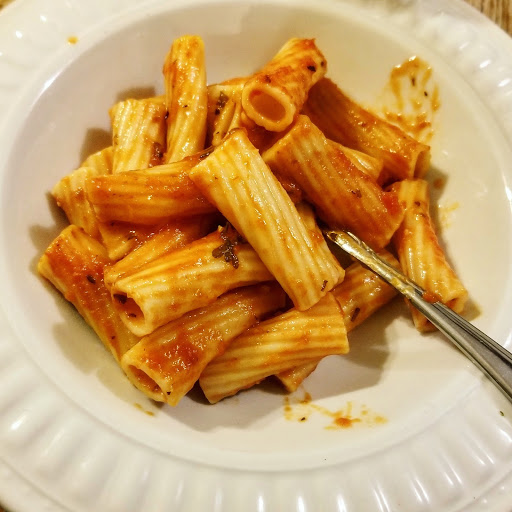 pasta+with+tomato+sauce