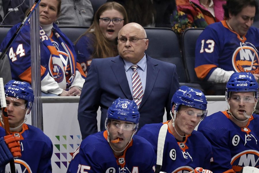 The+Islanders%2C+hot+off+of+a+disappointing+season%2C+shockingly+dismissed+Head+Coach+Barry+Trotz.+
