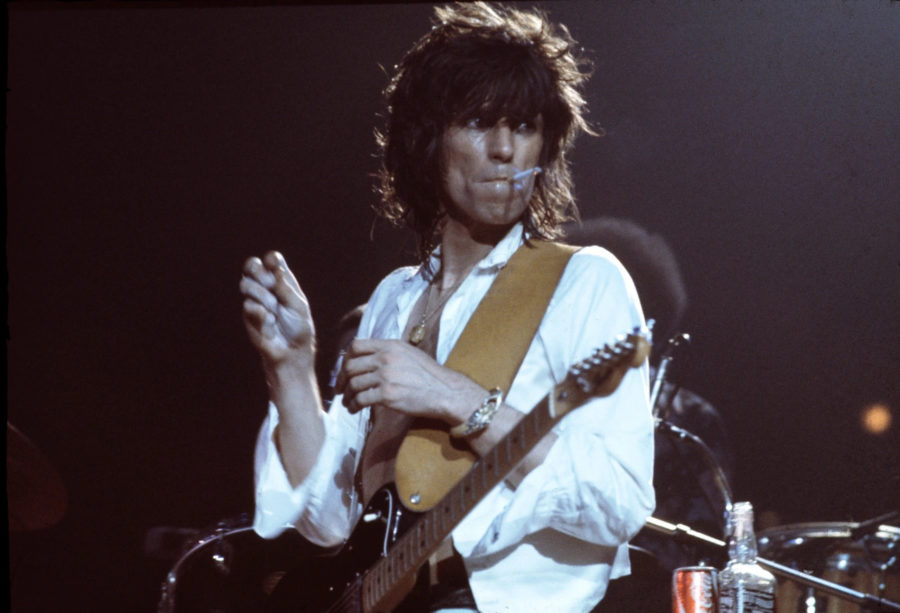 Keith Richards Life is a straight-up, cut to the chase recollection of the raucous times of the legendary Rolling Stones guitarist.